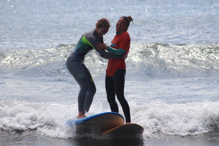 Funchal: lección de surf en grupo en la isla de Madeira