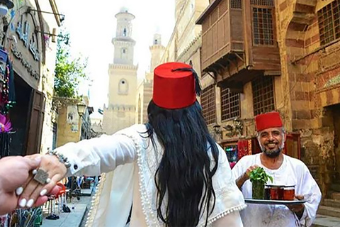 El Cairo: calle El-Moez, Torre de El Cairo y El-Fishawy Café