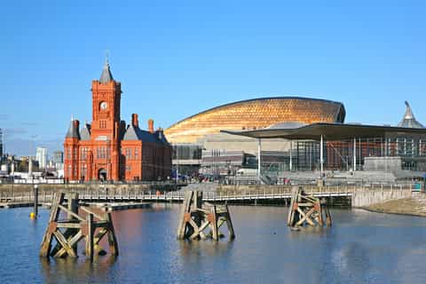 Cardiff: Food Tasting Walking Tour