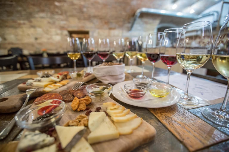 Budapeszt: Degustacja wina, sera i wędlin