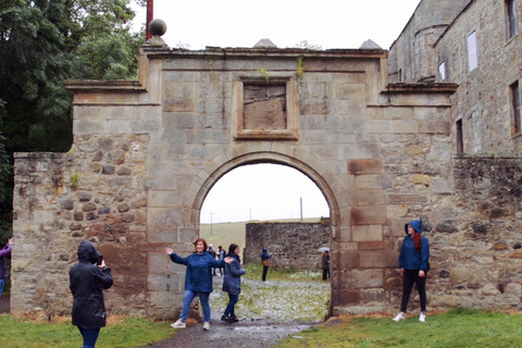 Desde Edimburgo: Excursión de un día a Outlander en español