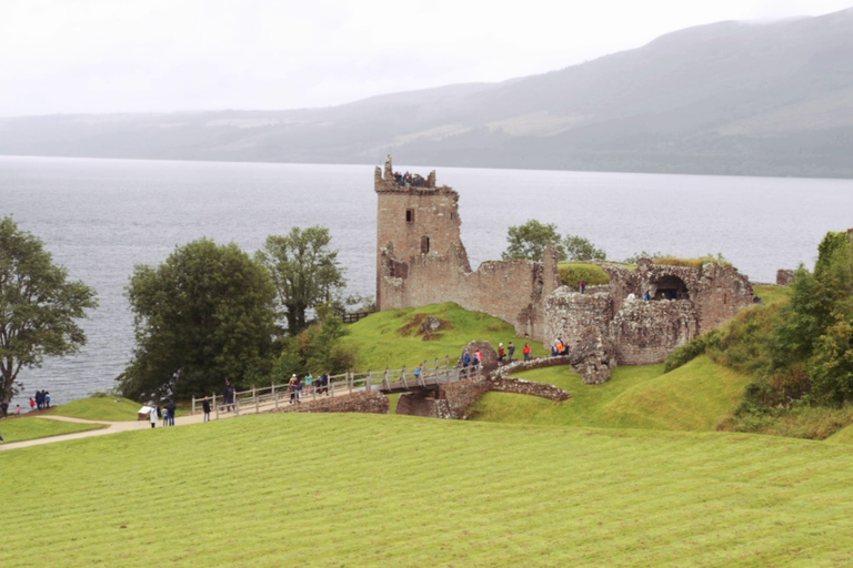 Z Edynburga: Loch Ness i Inverness Tour w języku hiszpańskim