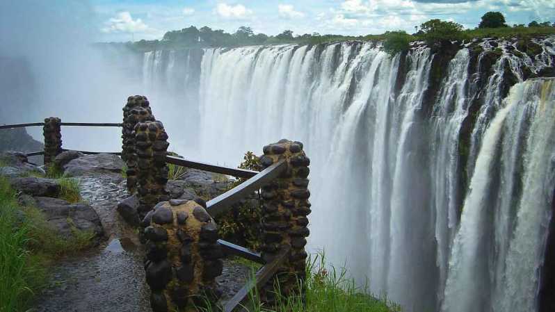 From Kasane: Victoria Falls Day Trip (Zimbabwe side)