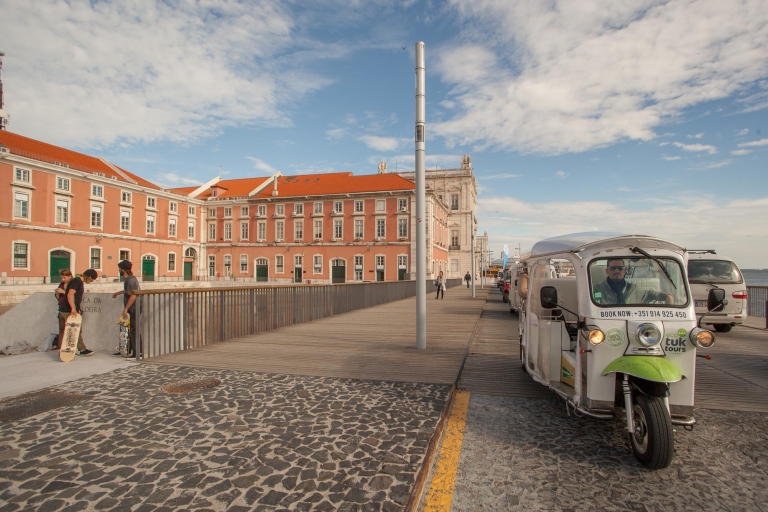 Lisboa: Tour de 2 horas por Belém y la Era Dorada en Eco-TukTour privado en español