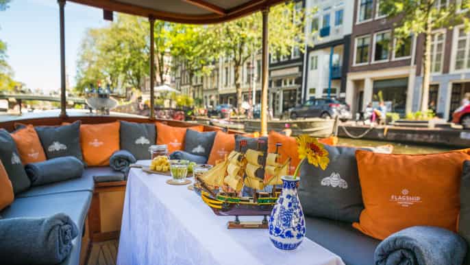 amsterdam tour in barca di lusso con bevande e formaggio