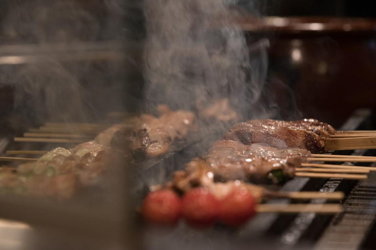 Tokyo di notte: Mangia e bevi come un abitante del postoTour di gruppo