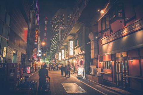 Tokyo di notte: Mangia e bevi come un abitante del postoTour di gruppo