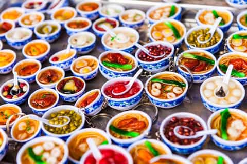 Hoi An: Night Food Tasting Small Group Tour