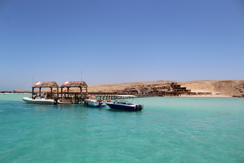 Hurghada: Snorkeling a Orange Bay con pranzo e immersioni facoltativeBarca privata - Pacchetto speciale per gruppi