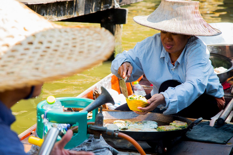 Bangkok&#039;s Temple &amp; River of Kings Experience with a localShared Group Tour