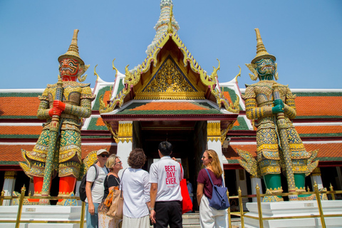 Experiência no Templo e no Rio dos Reis de Bangkok com um morador localExcursão em grupo compartilhada