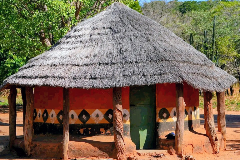 Victoria Falls: Airport Transfer, Falls Tour & Village Visit