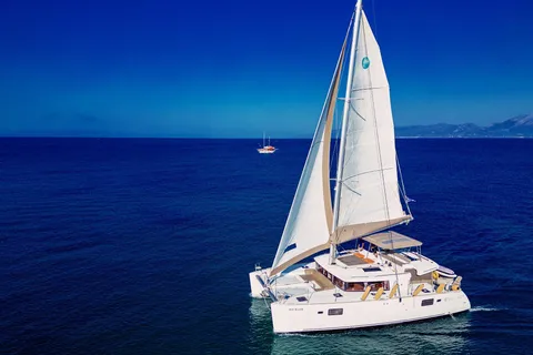 Héraklion : Croisière privée en catamaran vers Dia avec repas et boissons
