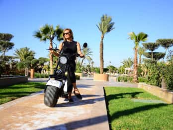 Marrakesch: Sightseeing-Tour per EcoScooter Marrakesch: Sightseeing-Tour per EcoScooter