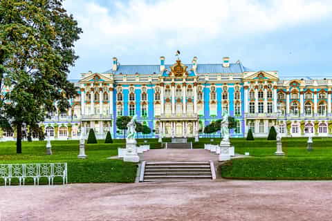 Pushkin: Catherine Palace and Gardens Guided Tour