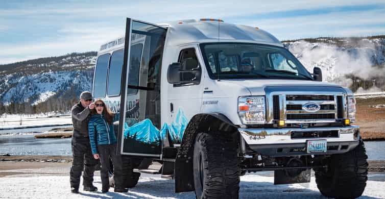 Jackson: Yellowstone Snowcoach Tour to Old Faithful