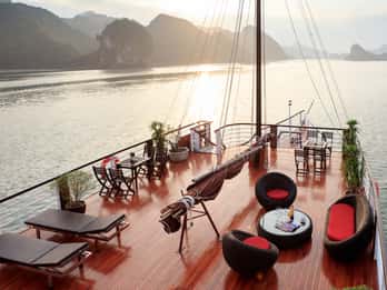Ab Hanoi: Halong-Lan-Ha-Bucht mit Mittagessen und Kayaking Ab Hanoi: Halong-Lan-Ha-Bucht mit Mittagessen und Kayaking