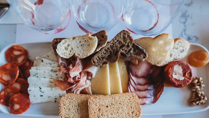 lisbon portuguese wine tasting and cheese lunch