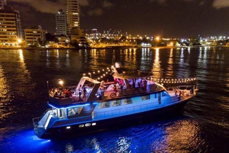 Cartagena: Cruise by the Bay met diner en wijnCruise met 4-gangen internationaal menu