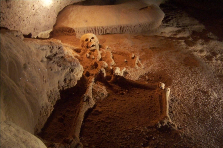 San Ignacio: visite d'une journée complète de la grotte d'Actun Tunichil Muknal (ATM)San Ignacio: visite d'une journée de la grotte d'Actun Tunichil Muknal