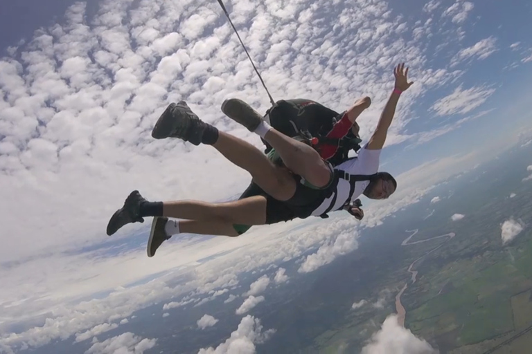 Depuis Bogota : une journée d'aventure et saut en parachute