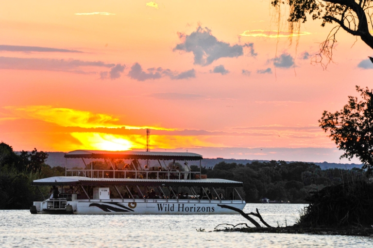 Depuis les chutes Victoria: croisière au coucher du soleil dans le ZambèzeCroisière sur le fleuve Zambèze avec prise en charge à l'hôtel