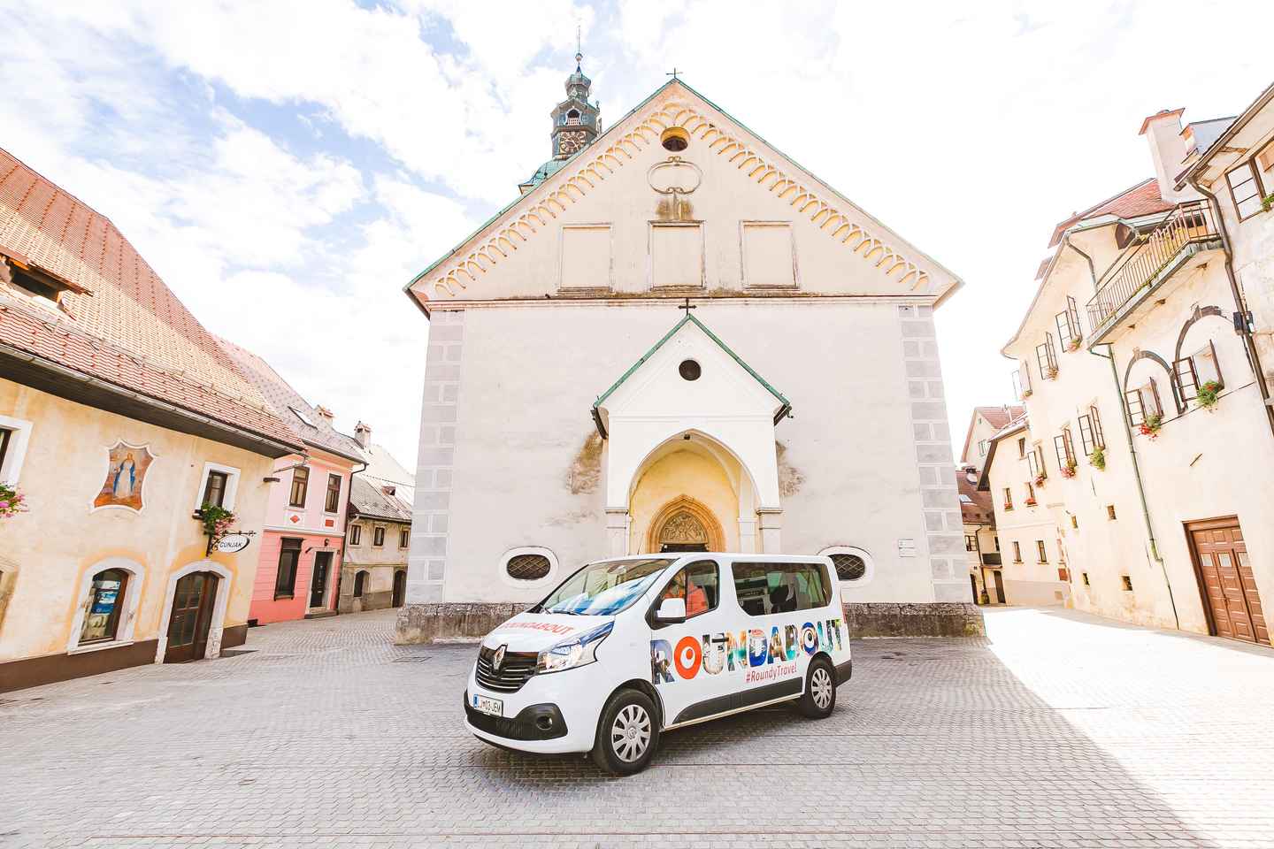 リュブリャナ発 ブレッド湖 ヴィントガル渓谷 日帰りツアー