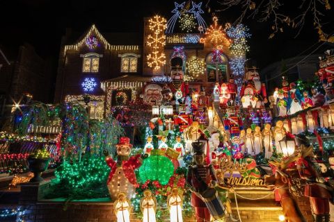 Нью-Йорк: Рождественские огни Дайкер-Хайтс и Брайант Винтер Виллидж