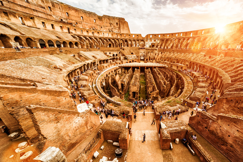 Rzym: Zwiedzanie Koloseum o zachodzie słońca z wejściemRzym: Colosseum Sunset Tour z biletem wstępu bez kolejki