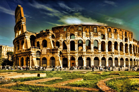 Rzym: Zwiedzanie Koloseum o zachodzie słońca z wejściemRzym: Colosseum Sunset Tour z biletem wstępu bez kolejki