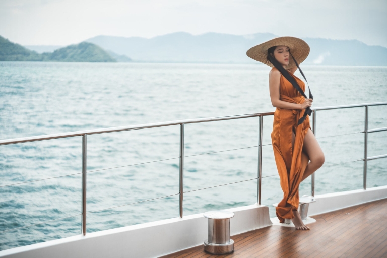 Phuket: luksusowy rejs o zachodzie słońca na wyspę Jamesa BondaOpcja odbioru z hoteli w Phuket