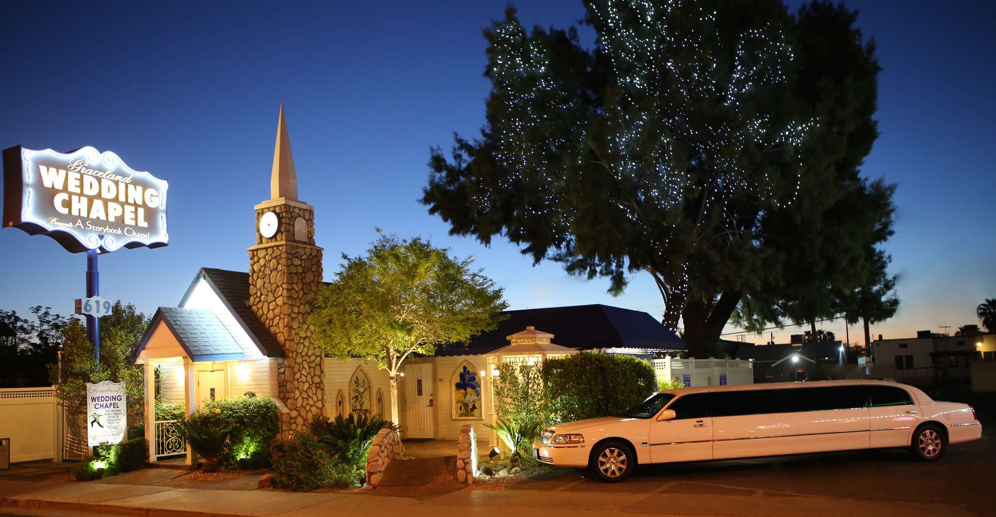 Vegas, Elvis-Themed Graceland Chapel Wedding or Vow Renewal - Housity