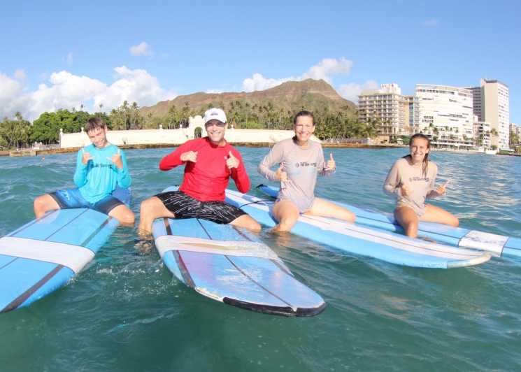Oahu: Waikiki: 2-hodinová skupinová lekcia surfovania pre začiatočníkov