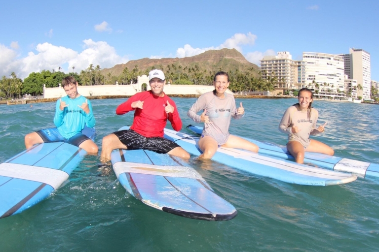 Ab Waikiki: 2-stündiger Gruppensurfkurs für Anfänger