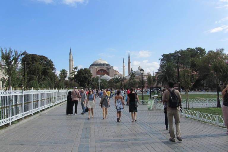 Estambul: tour en grupo pequeño de Topkapi y Hagia SophiaTour privado en alemán con visita al harén