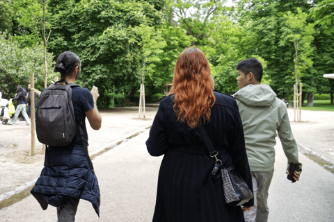 Madrid: Retiro Park Deluxe with Hidden Stories Small Group El Retiro Tour + Rum Tasting