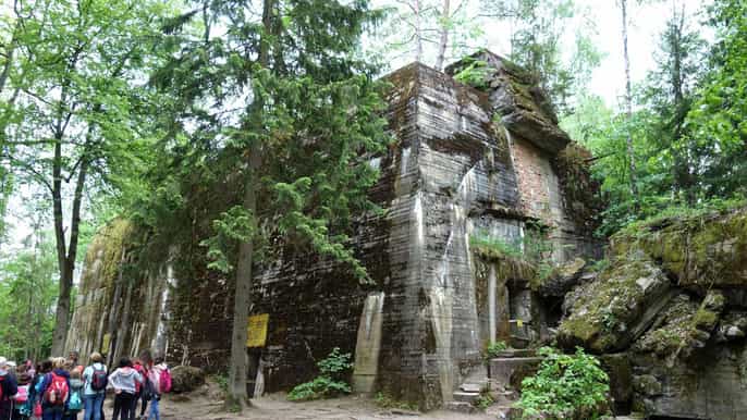 1 day tour from warsaw wolfs lair hitlers headquarters