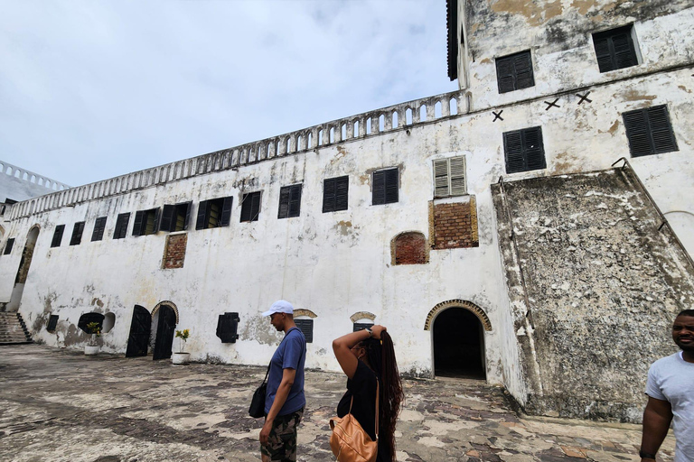 Accra: Cape Coast & Elmina Castles & Assin Manso Guided Tour