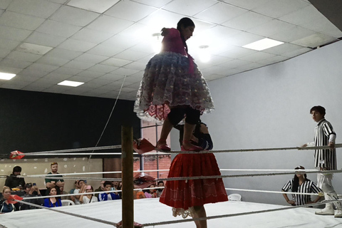 El Alto: Cholitas Wrestling Show - Entry Ticket + Snacks Coliseo 12 de Octubre - Entry Ticket