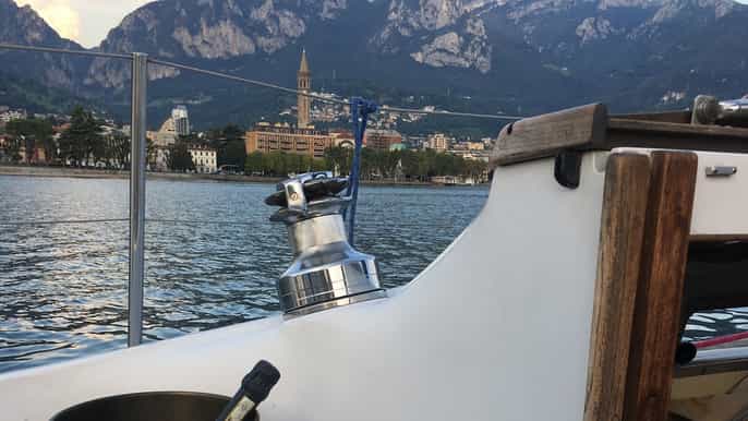 lake como romantic sail sunset experience