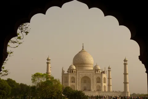From Bangalore: Taj Mahal 2-Day Tour with Flights and Hotel
