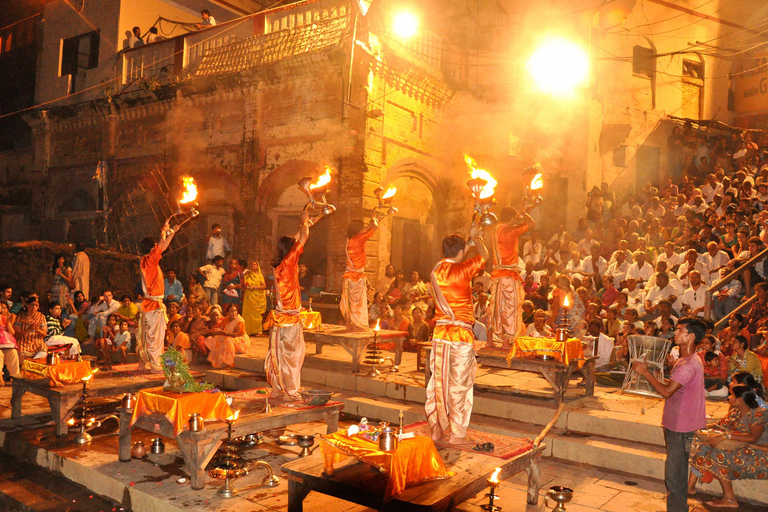 India: noche en Ganga Aarti con cena y traslado privado