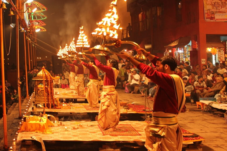 India: serata Ganga Aarti con cena e trasferimento privato