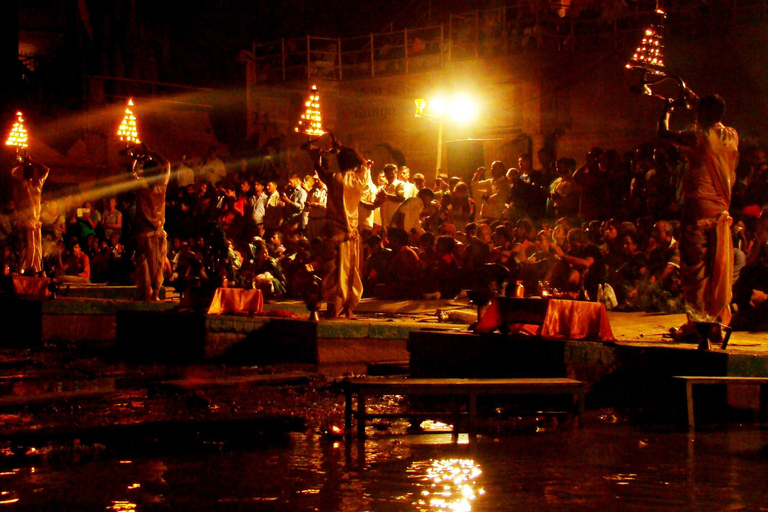 India: avond Ganga Aarti met diner en privétransfer