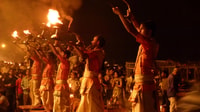 Inde, soirée Ganga Aarti avec dîner et transfert privé - Hizvo