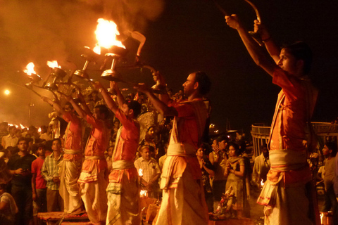 India: noche en Ganga Aarti con cena y traslado privado