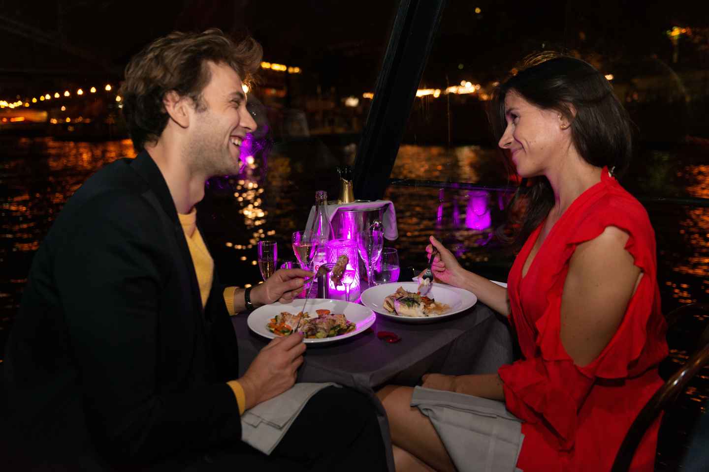 Paris: Romantic Valentine's Day Dinner Cruise