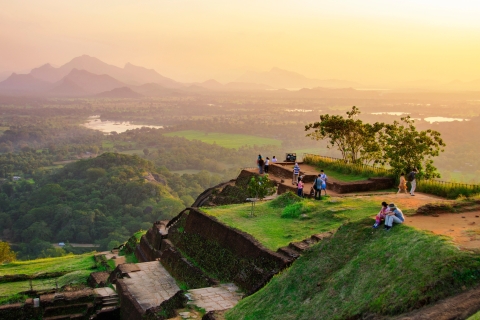 Private Sigiriya and Dambulla Day Tour from Galle