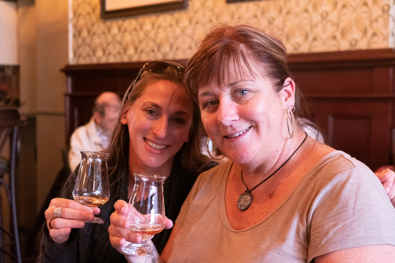 Dublin: 2 uur Premium Whiskey and Food Tasting Tour