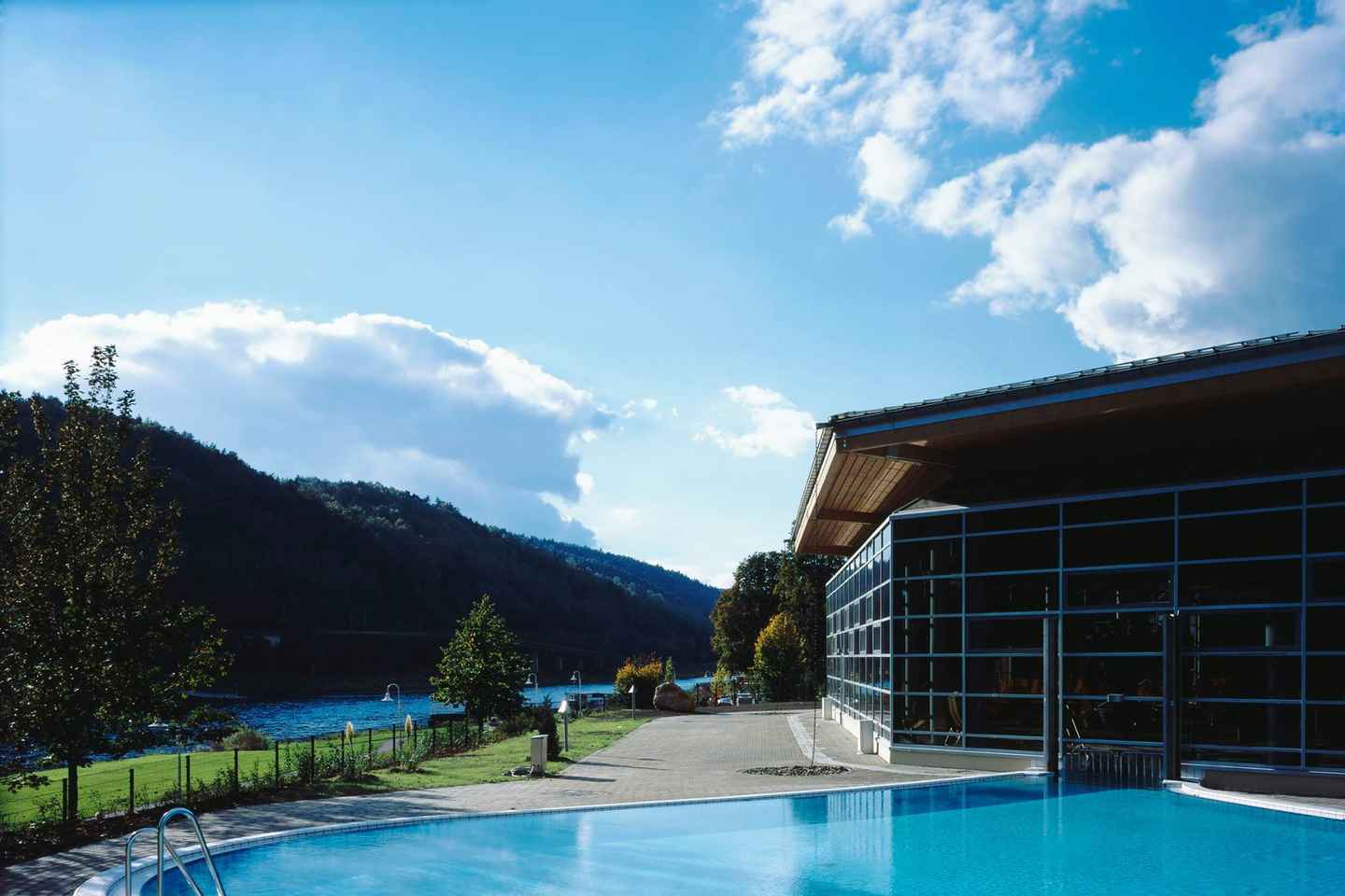 プラハ発:ボヘミアスイスと温泉ツアー